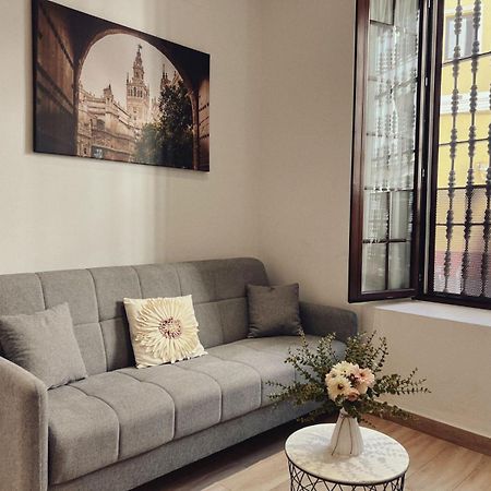 Estudio Moderno Con Opcion De Garaje Lägenhet Sevilla Exteriör bild